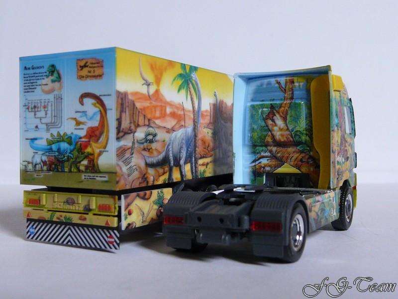 Mercedes Actros Prehistoire 5 Die Dinosaurier Schumacher (9).JPG